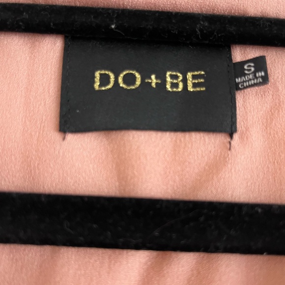 Beautiful lace wrap dress - Picture 3 of 3